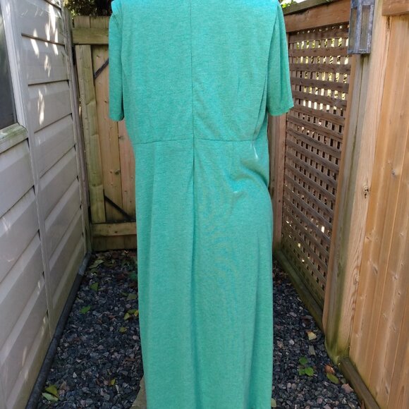 Handmade Green T-Shirt Dress Size Medium Mennonite Cape Prairie - Picture 9 of 12